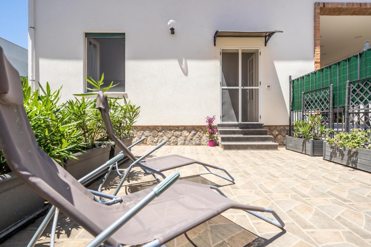 Le Casette Di Maria Pia Mondello Bagian luar foto